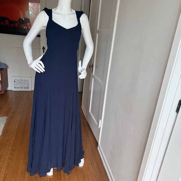 REFORMATION maxi Dress in Navy size 4 with adjustable trap belt 100% viscose - Picture 10 of 11